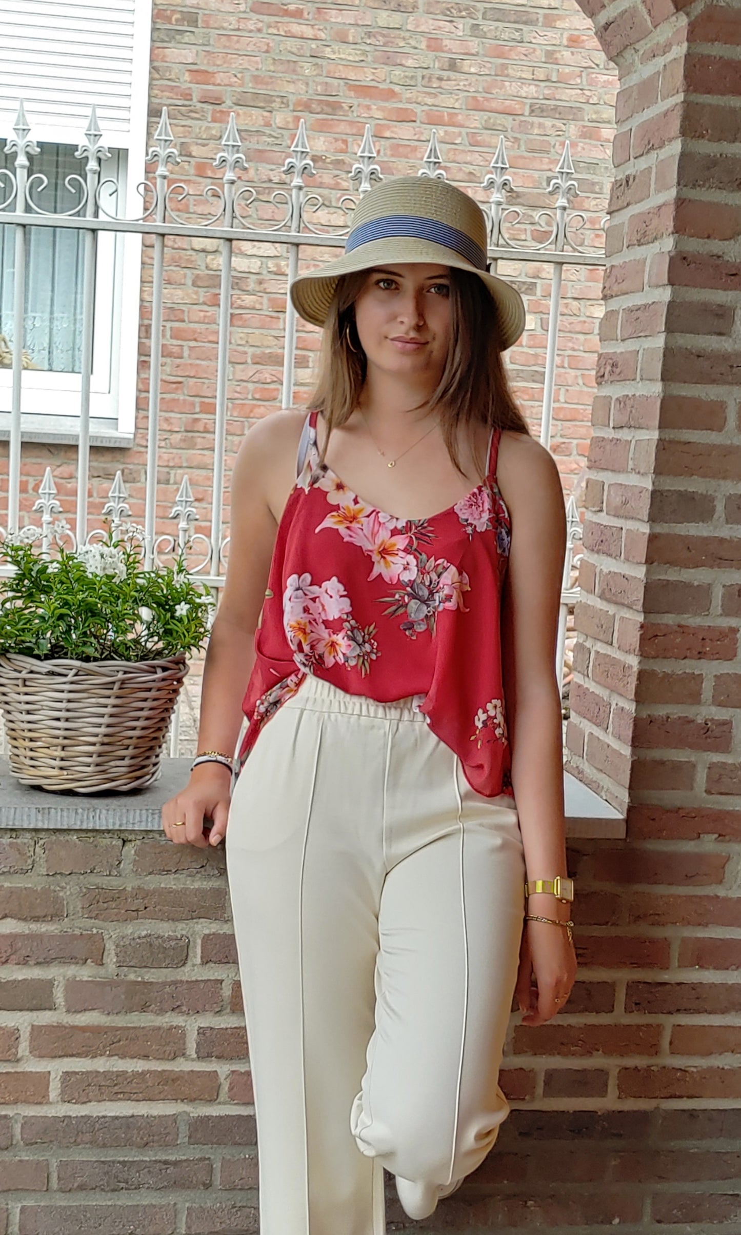 Top red with floral print
