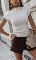 Top beige detail