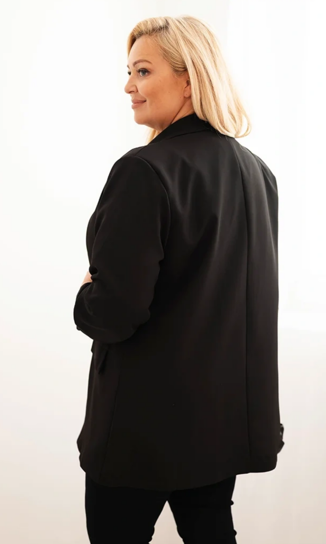 PLUSSIZE Blazer zwart Maaike