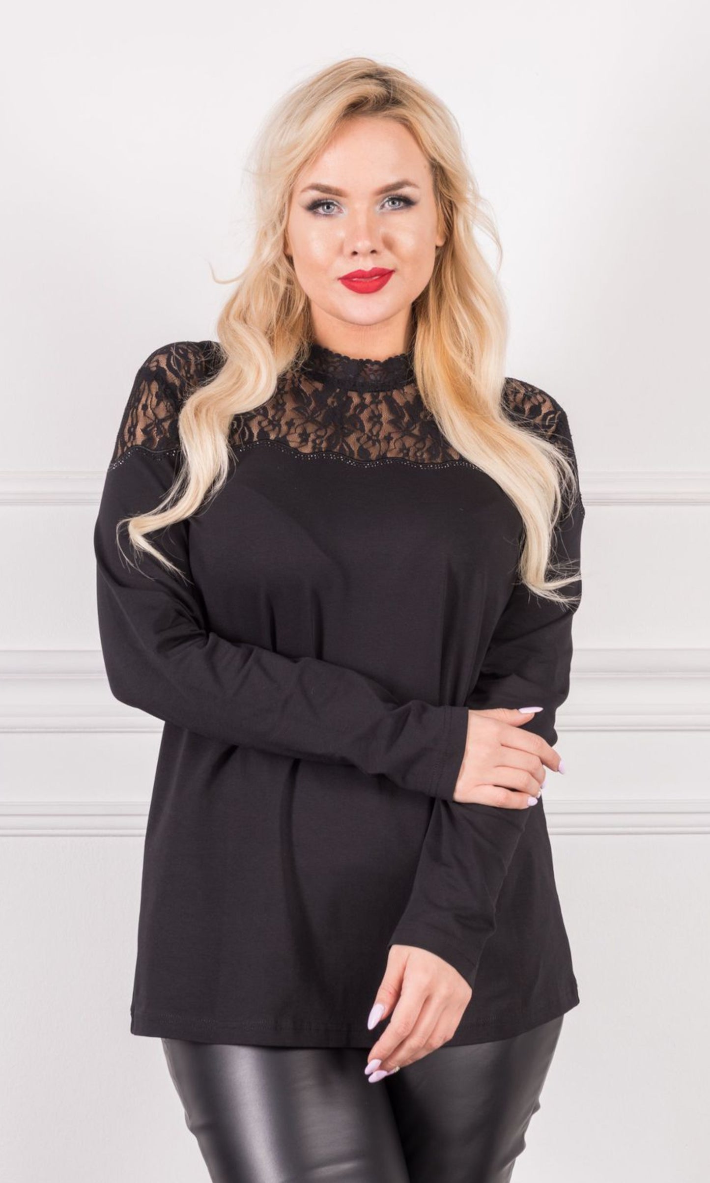 *PLUSSIZE* Top with lace Amy